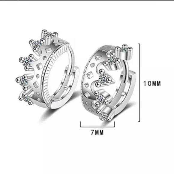 🌟 Sterling Silver Crown Huggie Hoop Earrings - Picture 5 of 5